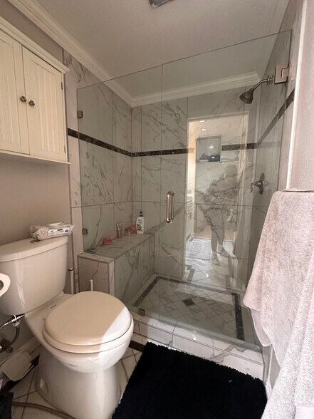 Building Photo - 2505 Miramar Ave