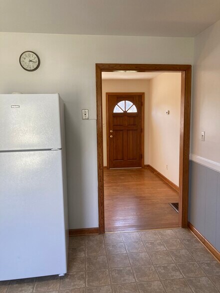 Building Photo - 2533 Wildwood Rd