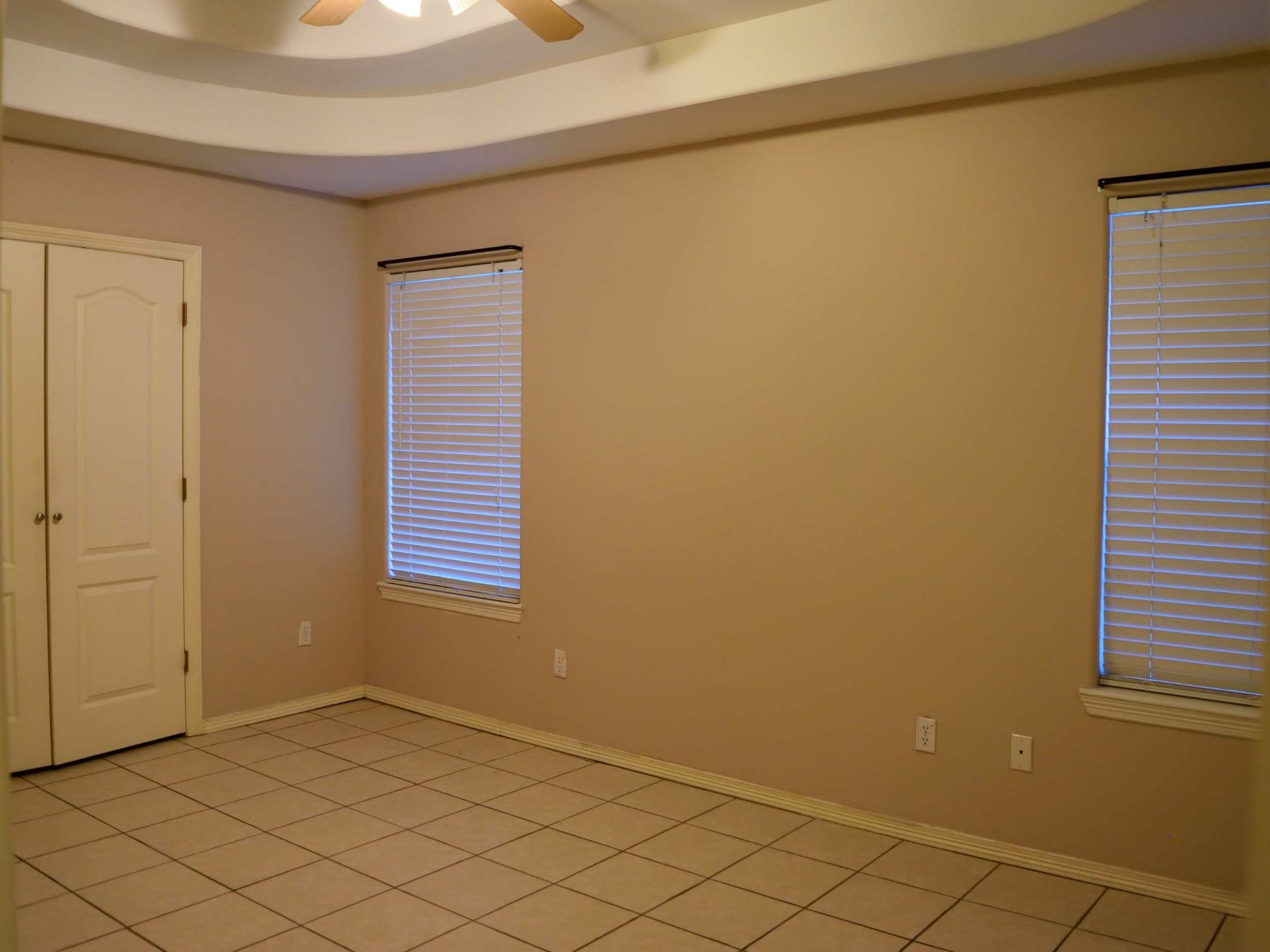 Building Photo - 715 S Dfw Dr