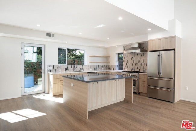 Building Photo - 4143 Madison Ave