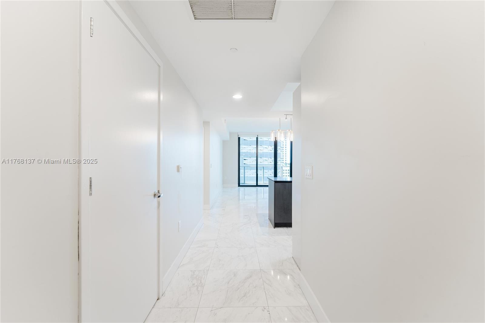 Building Photo - 1010 Brickell Ave