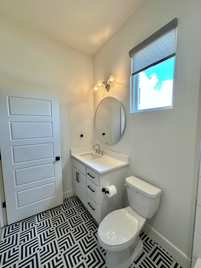 Building Photo - 504 Brookshire Ave