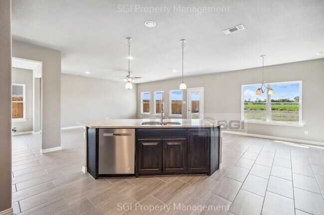 Building Photo - 209 Cedar Elm Ln
