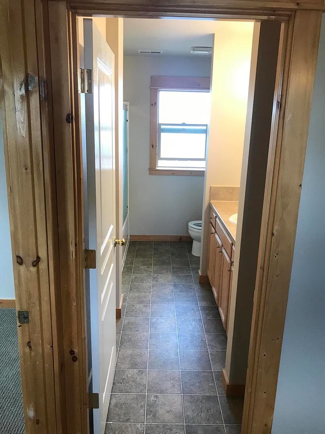 Building Photo - 312 NE 4th St