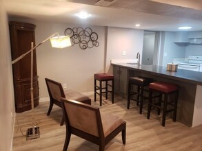 Building Photo - 168 Ross Dr