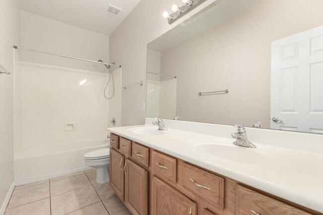 Building Photo - 14625 W Amelia Ave