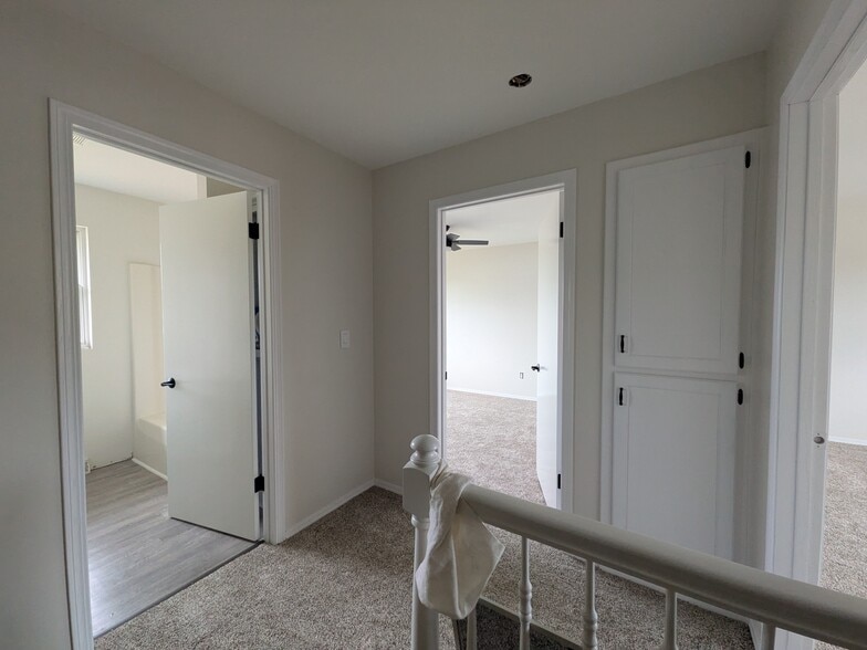 Building Photo - 3954 East River Drive