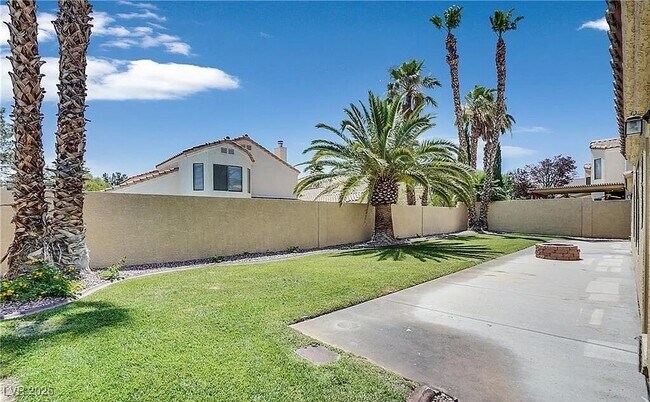 Building Photo - 8437 Sheltered Valley Dr