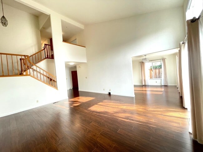 Building Photo - 4176 Bell Common