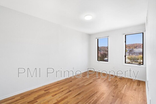 Building Photo - 92 E Blackwell St