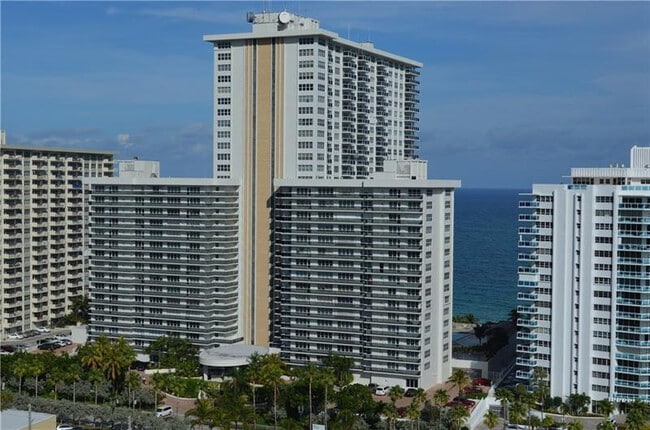 Building Photo - 3500 Galt Ocean Dr