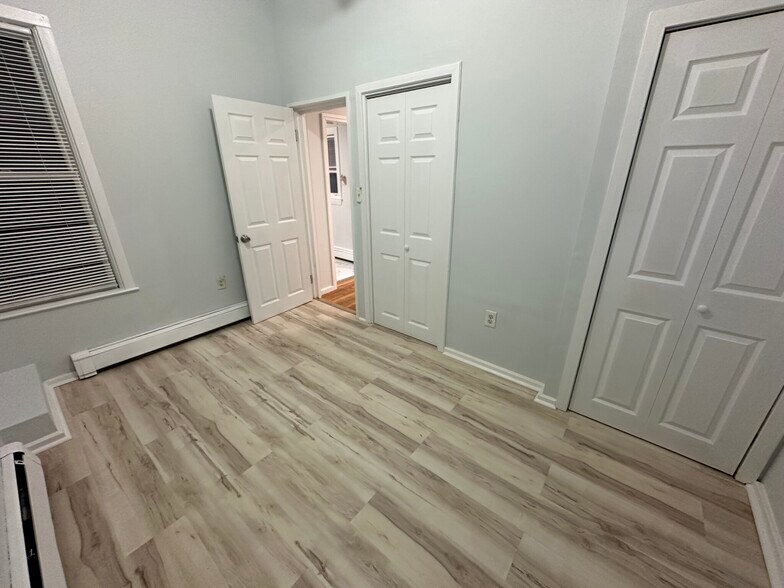 Building Photo - 258 Lexington St