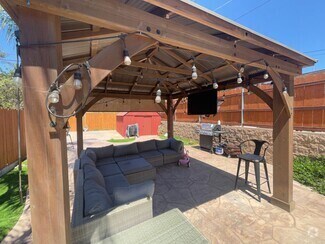 Building Photo - Fully remodeled house in Spring Valley on ...