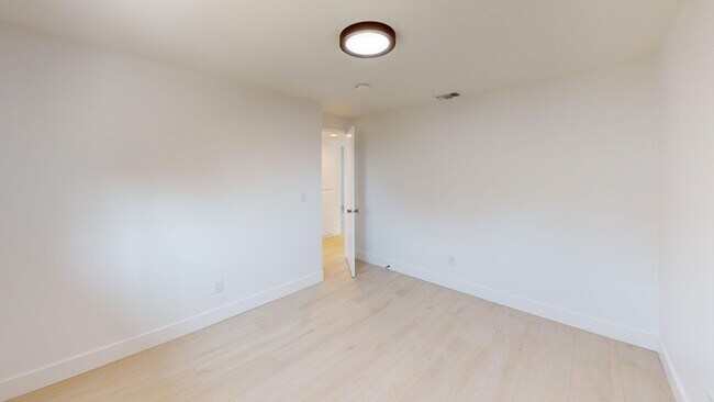 Building Photo - Welcome to your dream home! Single story R...