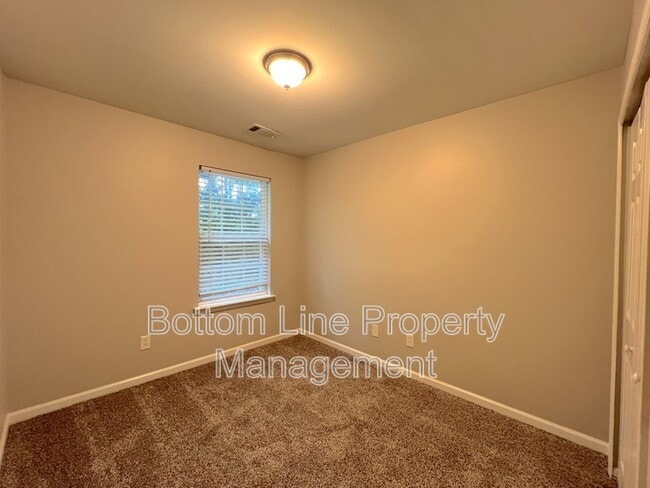 Building Photo - 7637 Abigail Glen Dr