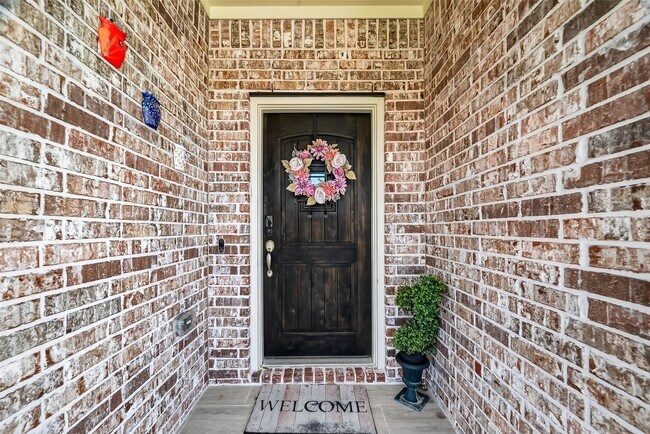 Building Photo - 2314 Trocadero Ln