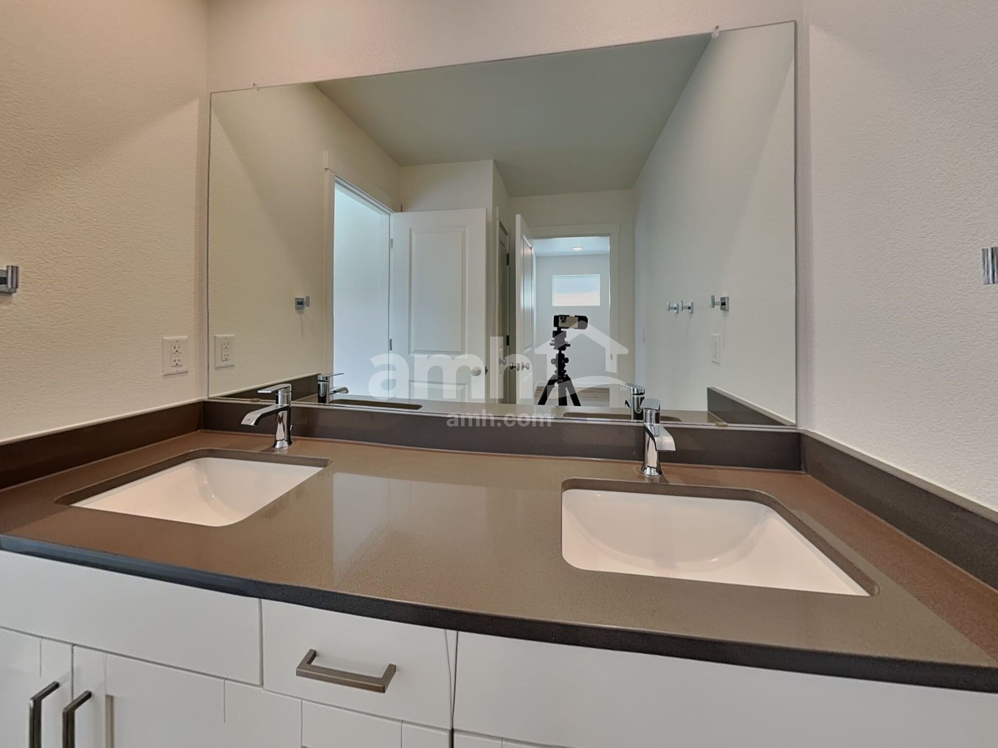 Building Photo - 23521 E 2nd Pl