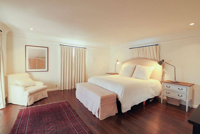 Building Photo - Elegant Furnished Spanish-Style Home, 3BR/...