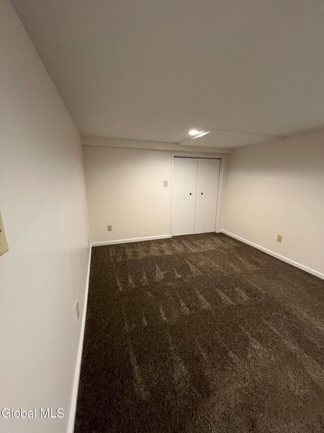 Building Photo - 36 Glenville St