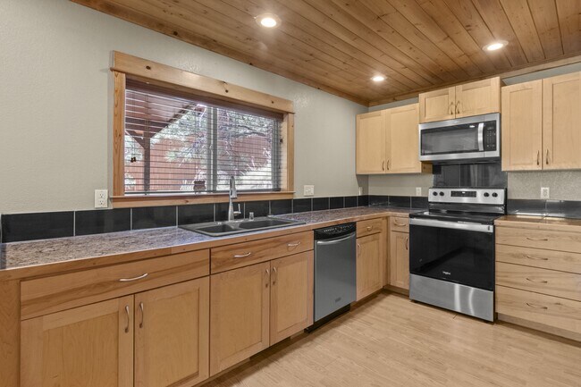 Building Photo - 307 Heath Dr