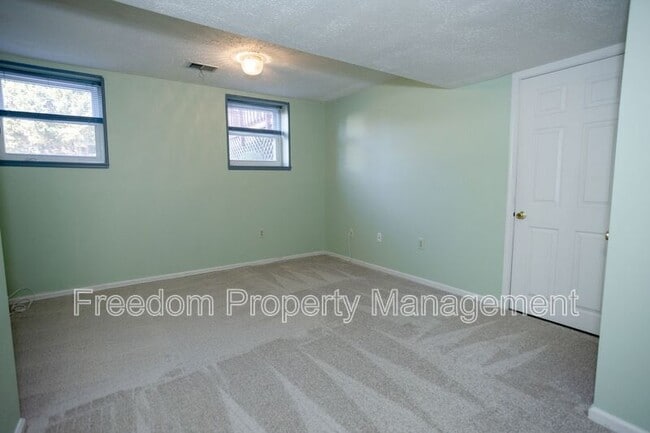 Building Photo - 8768 Tomislav St