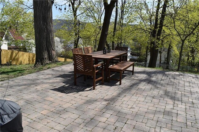 Building Photo - 23 Clark Ave