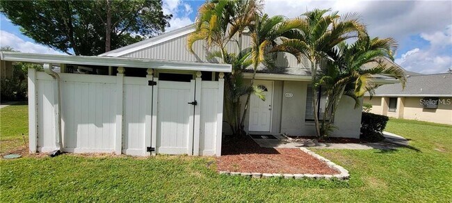 Primary Photo - 4415 Pinebark Ave