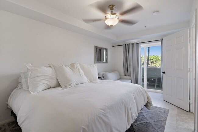 Building Photo - Steps from the Sand - Pacific Beach Townhome, Offered Fully or Partially Furnished