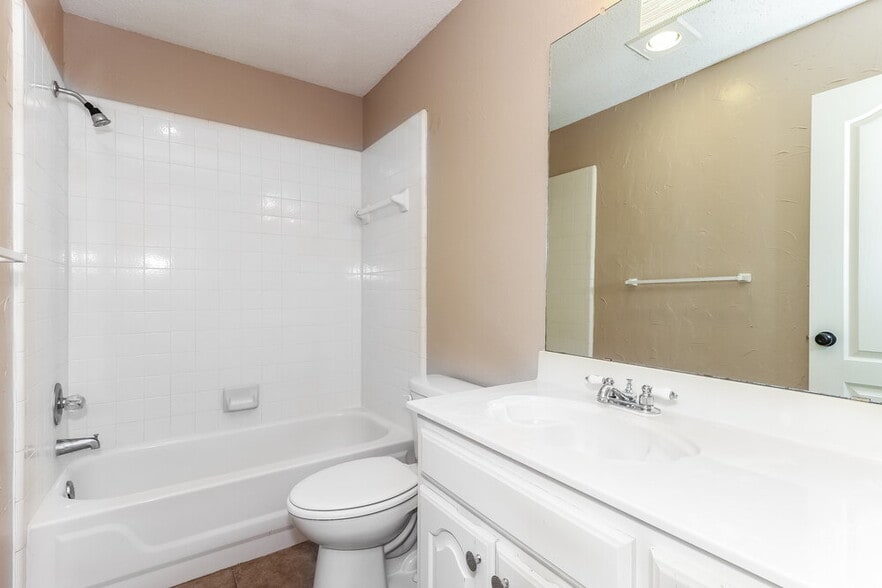 Building Photo - 7728 Blossom Dr