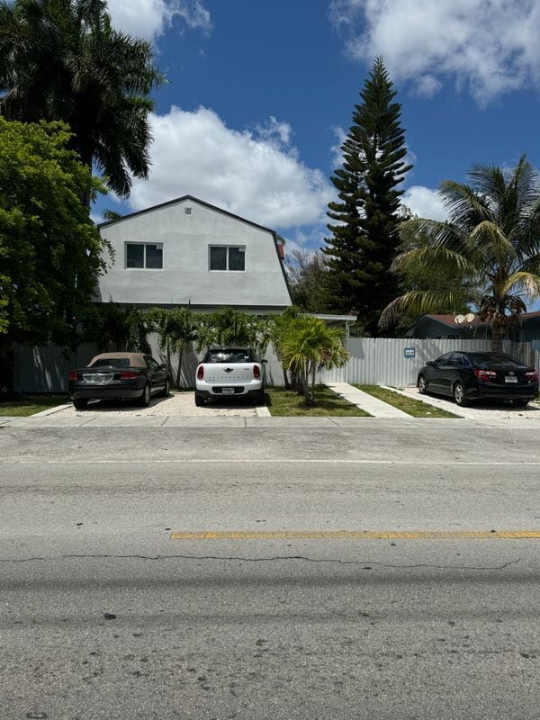 Building Photo - 2807 NW 11th St