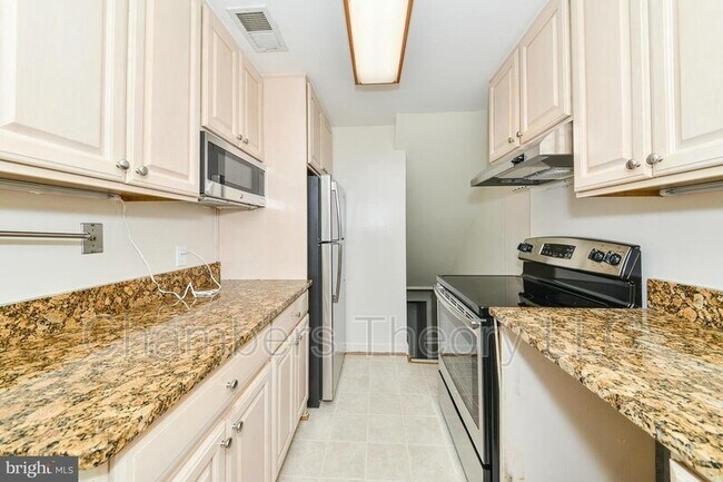 Building Photo - 4875 28th St S