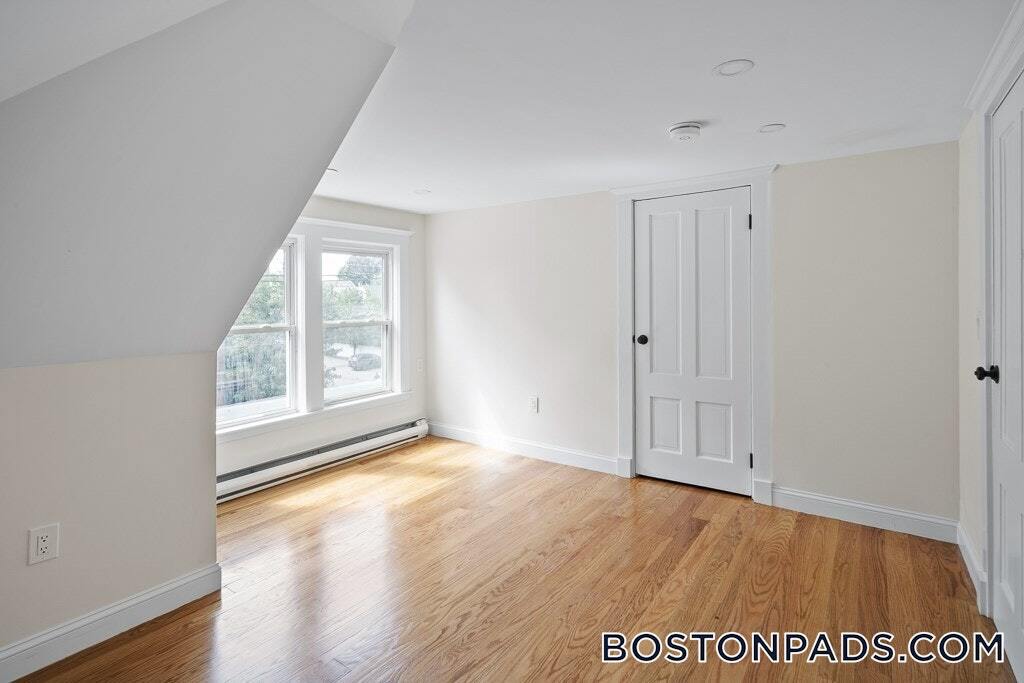 Building Photo - 57 Yale St