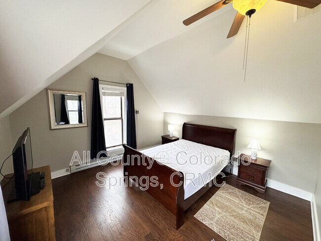 Building Photo - 2126 W Kiowa St