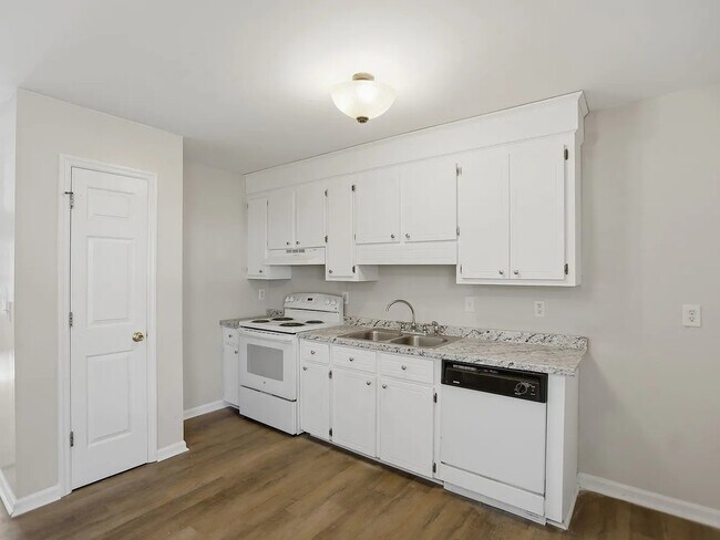 Building Photo - 4044 Cedars Pkwy
