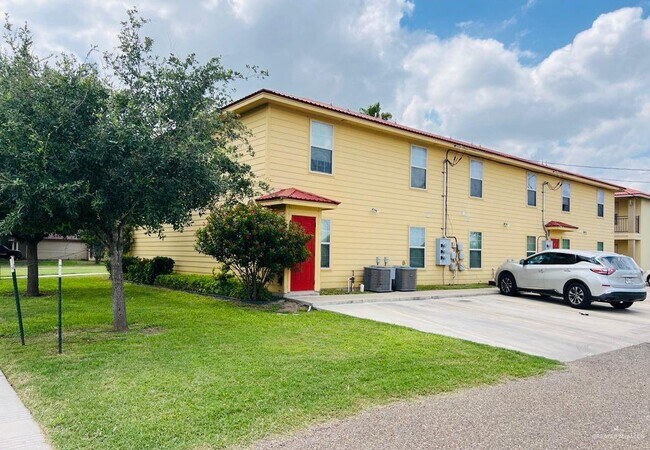 Building Photo - 13 E Stubbs St