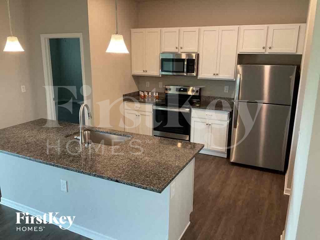 Building Photo - 2216 NW 18th Terrace