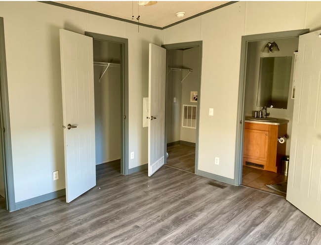 Building Photo - 4516 S Campobello Ave