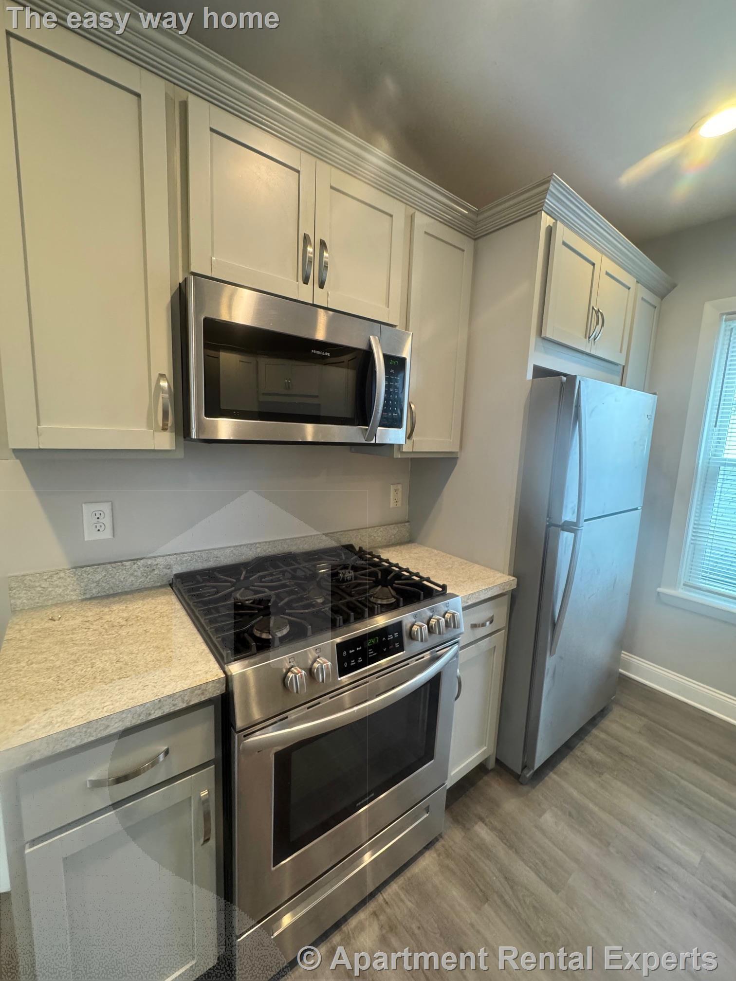 Building Photo - 103 Webster St