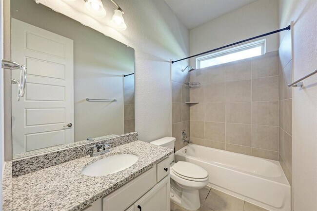 Building Photo - 2416 Echo Park Dr