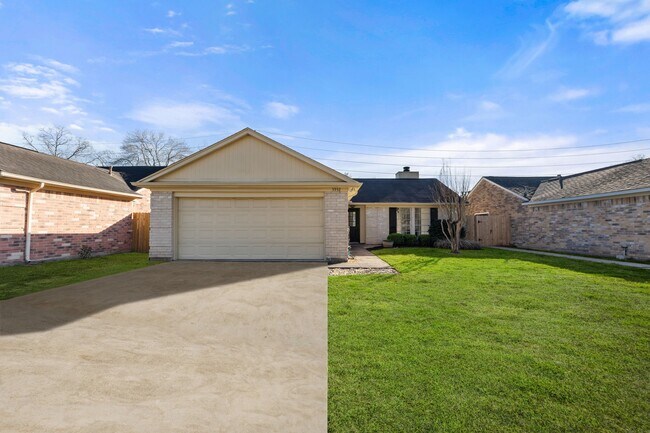Building Photo - 3932 Frontier Dr
