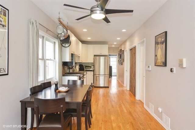 Building Photo - 1359 W Hubbard St