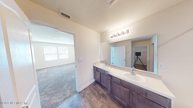 Building Photo - 15567 Palfrey Chase Dr
