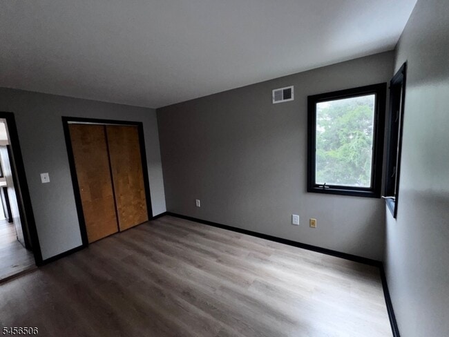 Building Photo - 226 Maple Ave