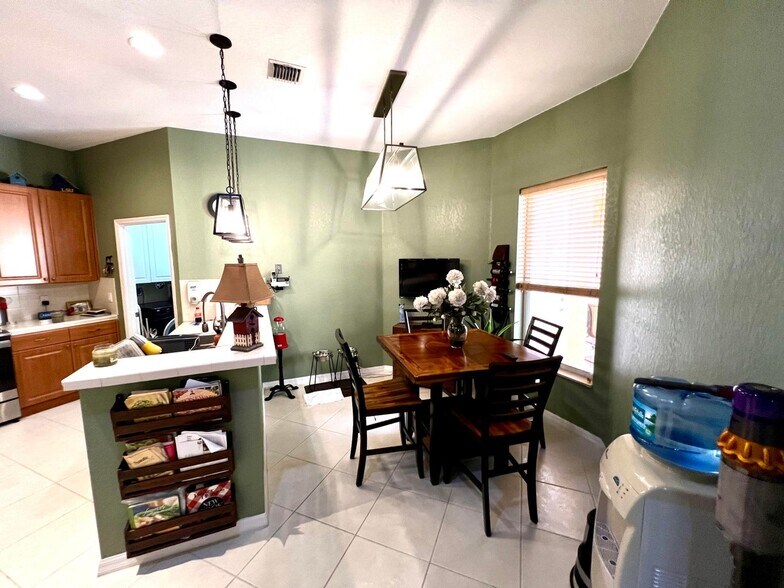 Building Photo - 9942 Boynton Gardens Way