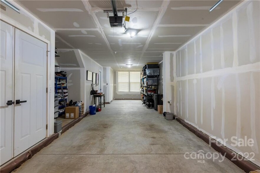 Building Photo - 436 W Tremont Ave