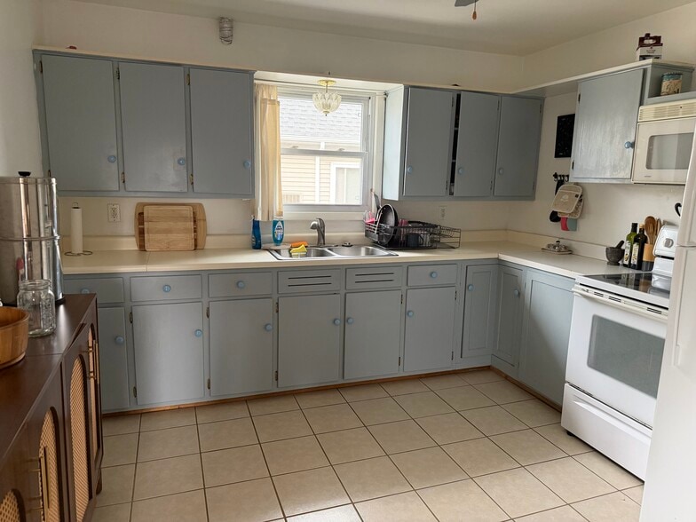 Kitchen, lots of storage and good counter space - 2113 N Sherman Ave