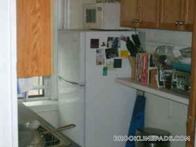 Building Photo - 360 Riverway