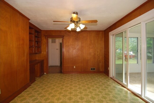 Building Photo - 2029 Gibraltar Rd