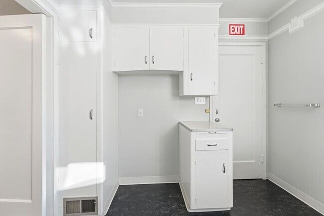 Building Photo - Corner of Character • Rare 2BD Residence at NE 16th & Weidler – Irvington/Lloyd District