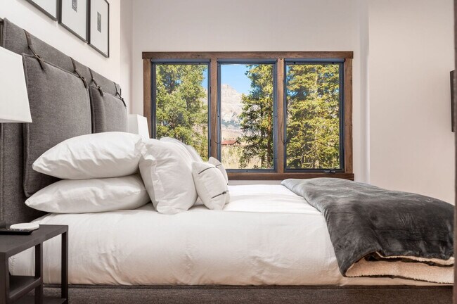 Building Photo - 116 Winterleaf Dr